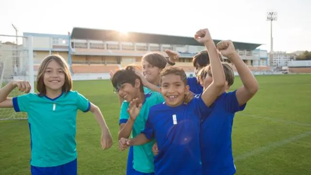 Toyota Celebra a Paixão Inquebrantável dos Fãs Latinos com uma Campanha de Futeb